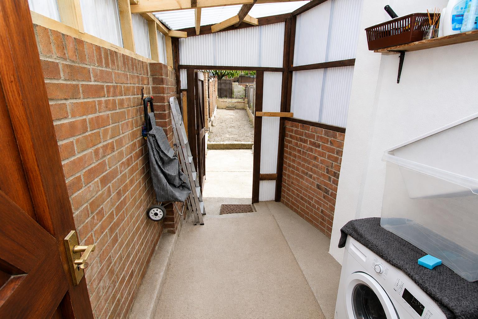 Collis Street, Reading